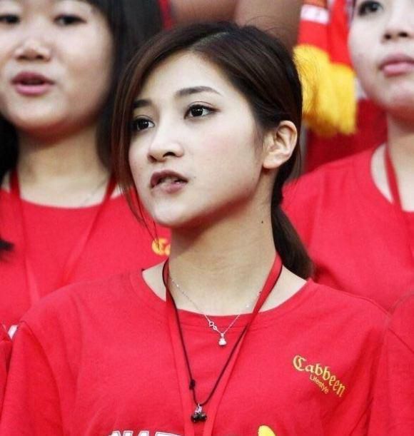 电影《刺杀小说家》由雷佳音、杨幂、董子健、于和伟、郭京飞领衔主演，佟丽娅、董洁友情出演，刘天佐、李柄辉主演，特别介绍王圣迪、杨轶